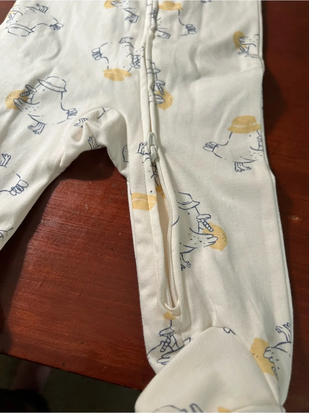 Carter’s Cream Cotton Pajamas with Yellow Duck Print size 6 months NWOT